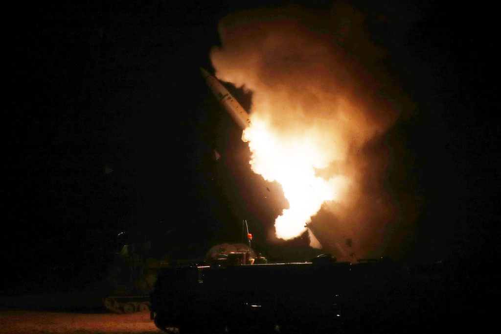 Korea Selatan dan Amerika Serikat menembakkan empat rudal darat-ke-darat ke Laut Timur, yang lebih dikenal sebagai Laut Jepang, Rabu, 5 Oktober 2022. Hal ini sebagai tanggapan atas uji coba rudal oleh Korea Utara sehari sebelumnya.