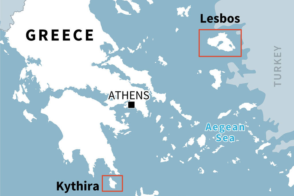 Beberapa jam sebelumnya, penjaga pantai diberitahu tentang sebuah perahu layar yang mengalami kesulitan di dekat Pulau Kythira, selatan semenanjung Peloponnese. Perahu yang diyakini membawa sekitar 95 orang itu kandas dan tenggelam di dekat pelabuhan pulau Diakofti. Beberapa yang selamat berhasil mencapai pantai.