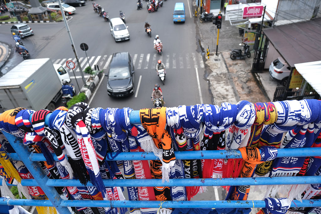 Berbagai pihak termasuk Presiden Joko Widodo meminta Tim Gabungan Independen Pencari Fakta (TGIPF) untuk segera menuntaskan investigasi terkait tragedi kemanusiaan di Stadion Kanjuruhan yang menewaskan 131 orang dan ratusan orang luka-luka.
