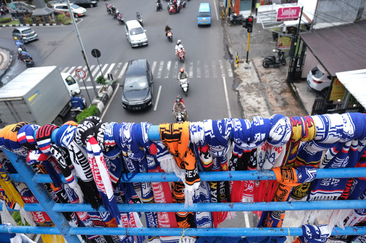 Berbagai pihak termasuk Presiden Joko Widodo meminta Tim Gabungan Independen Pencari Fakta (TGIPF) untuk segera menuntaskan investigasi terkait tragedi kemanusiaan di Stadion Kanjuruhan yang menewaskan 131 orang dan ratusan orang luka-luka.