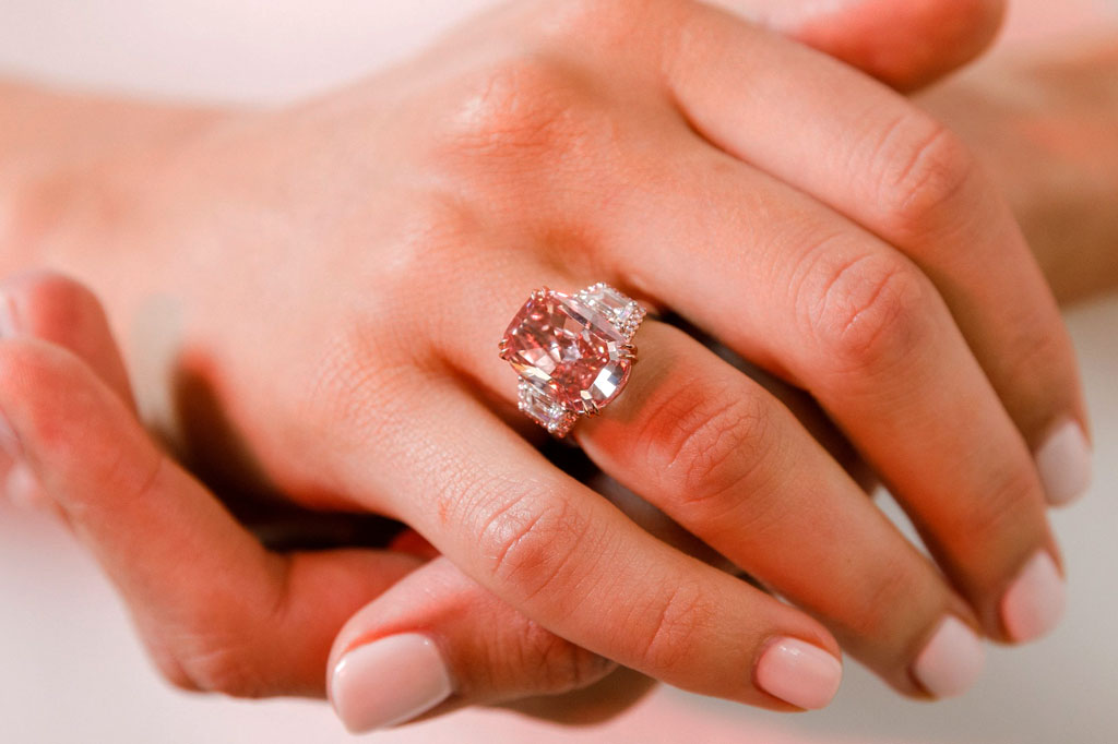 Williamson Pink Star dinamai berdasarkan dua berlian merah muda lainnya: CTF Pink Star dan Williamson Stone, berlian 23,6 karat yang diberikan sebagai hadiah pernikahan kepada Ratu Elizabeth II pada 1947.