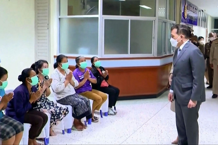 Raja Thailand dalam pidatonya mengatakan kepada keluarga yang berduka bahwa dia berbagi kesedihan dengan mereka menyusul pembantaian di ruang perawatan bayi yang menewaskan puluhan orang tersebut.