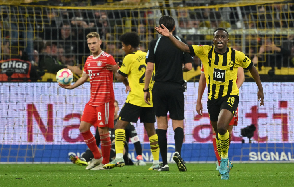 Dortmund yang tak menyerah memperkecil skor dulu lewat Youssoufa Moukoko sebelum menyamakan skor di menit ke-95 lewat Anthony Modeste.