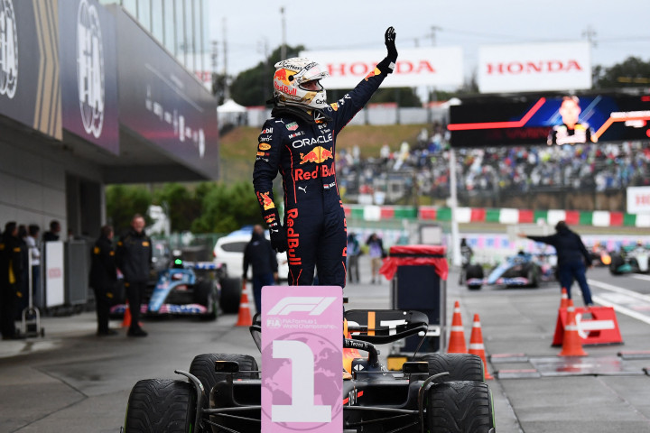 Pembalap Oracle Red Bull Racing, Max Verstappen, berhasil merebut kemenangan dalam balapan Formula 1 GP Jepang. Verstappen pun mengunci gelar dunia kedua.