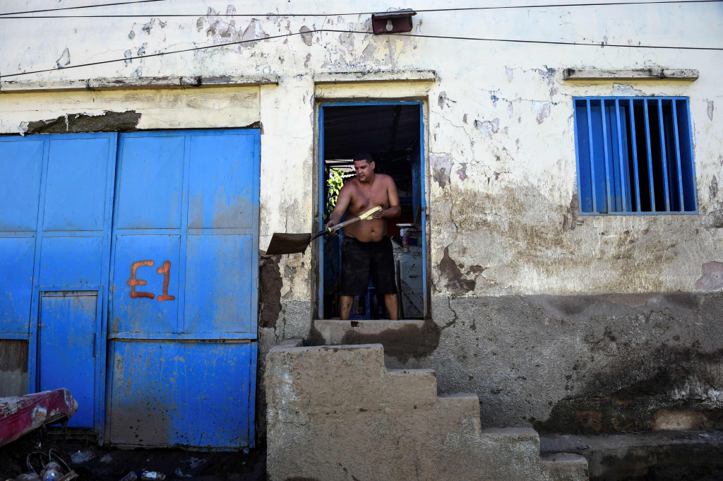 Sebelumnya, jumlah korban meninggal dilaporkan 25 orang, namun angkanya terus bertambah. Lokasi kota ini berada sekitar 50 kilometer dari ibu kota Caracas.