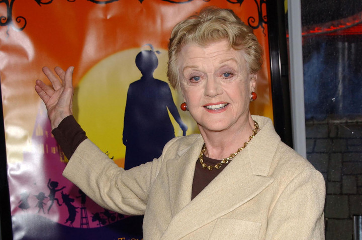Namun Lansbury paling sukes lewat perannya sebagai Jessica Fletcher, janda paruh baya yang memberantas kejahatan di serial Murder, She Wrote antara 1984 hingga 1996. Serial sepanjang 264 episode tersebut mengantarkannya memenangkan empat Golden Globea, serta bayaran fantastis hingga USD300.000 per episode.