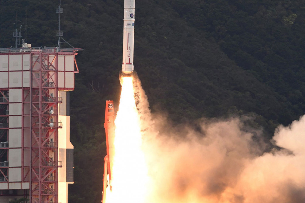 Jepang meluncurkan roket ke luar angkasa dari landasan peluncuran di Pusat Luar Angkasa Uchinoura (USC) di Kimotsuki-gun, Prefektur Kagoshima, Rabu, 12 Oktober 2022. Namun peluncuran tersebut gagal dan Jepang memerintahkan roket untuk menghancurkan diri setelah terdeteksi ada masalah.