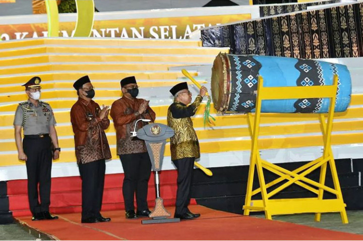 Wakil Presiden Ma'ruf Amin membuka secara resmi Musabaqoh Tilawatil Qur'an (MTQ) Nasional ke-29 tahun 2022 di Kiram Park, Kabupaten Banjar, Kalimantan Selatan, Rabu, 12 Oktober 2022 malam.