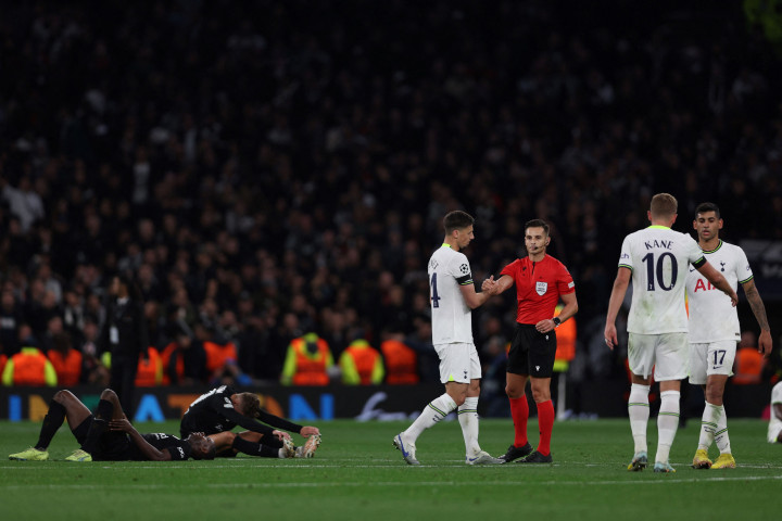 Hasil ini membuat Tottenham masih memimpin Grup D dengan torehan 7 poin dari 4 laga, mengungguli Marseille (6). Sementara Frankfurt menjadi juru kunci dengan 4 poin.