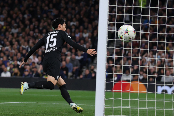 Frankfurt sempat memimpin lebih dulu di menit ke-14, lewat gol Daichi Kamada.