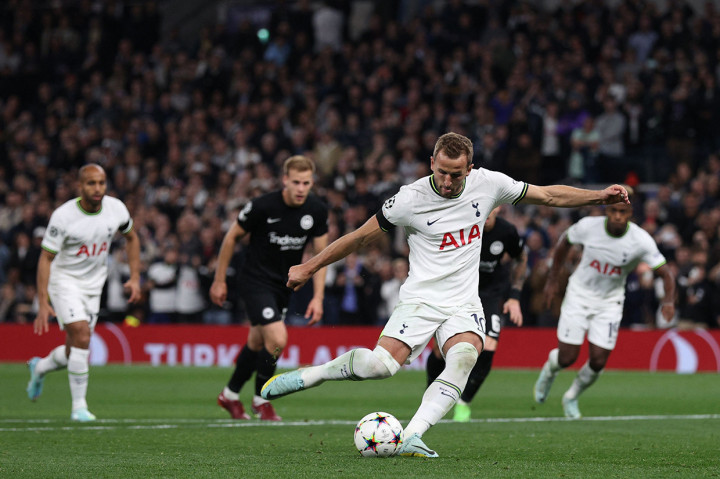 Di masa injury time, Tottenham sebenarnya sempat mendapat penalti lagi. Namun, Kane kali ini gagal menjadikannya gol, sehingga skor 3-2 bertahan hingga peluit panjang berbunyi.