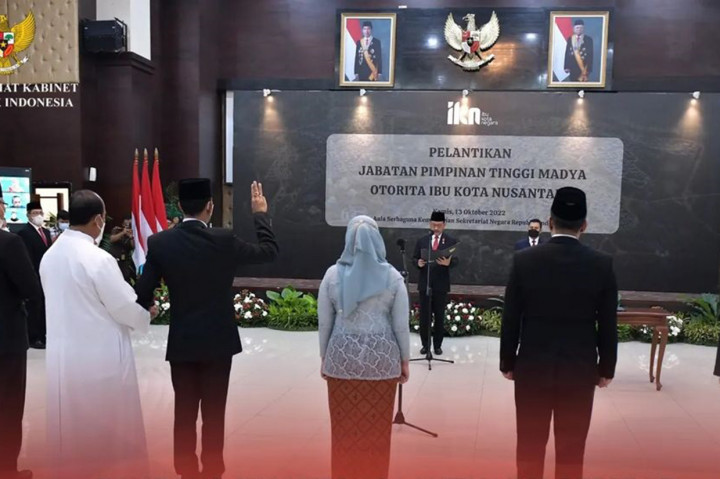 Kepala Otorita Ibu Kota Nusantara (IKN) Bambang Susantono melantik lima pejabat Pimpinan Tinggi Madya Otorita IKN. Acara pelantikan berlangsung di Aula Serba Guna Kementerian Sekretariat Negara, Kamis, 13 Oktober 2022.