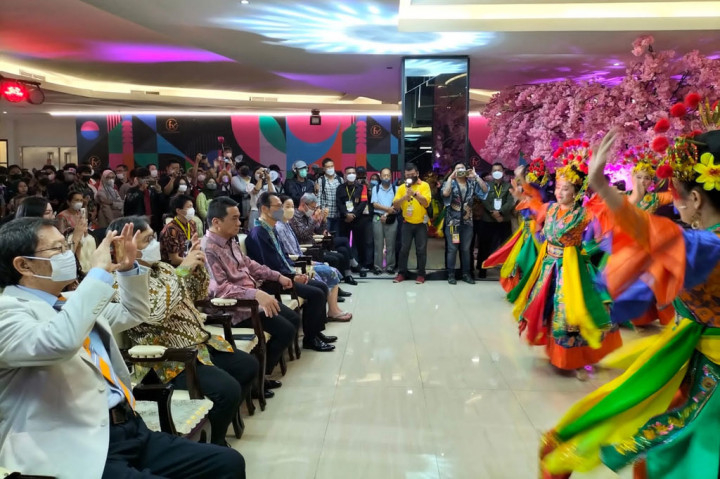 Setelah absen dua tahun akibat pandemi covid-19, Festival Jak-Japan Matsuri (JJM) kembali digelar secara indoor dan hybrid pada 14-16 Oktober 2022. Acara gratis tersebut dibuka mulai 10.00-21.00 WIB.