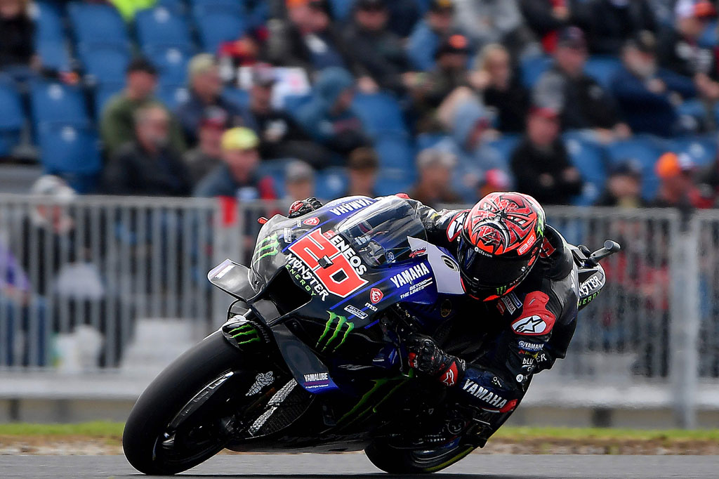 Bagnaia, yang berjarak dua poin dari puncak klasemen, mendapat posisi start yang lebih menguntungkan ketimbang dua rivalnya yaitu Aleix Espargaro dan pemuncak klasemen Fabio Quartararo yang bakal berjajar di baris kedua di P4 dan P5.