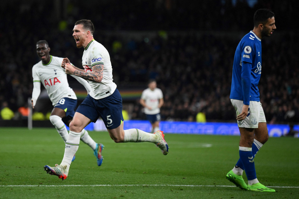 Tottenham masih berada di posisi tiga klasemen Liga Inggris dengan 23 poin dari 10 laga. Sementara Everton tertahan di posisi ke-14 dengan baru mendulang 10 poin.