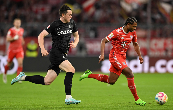 Freiburg mengawali laga dengan baik tetapi Bayern justru yang segera mengambil kendali permainan ketika Serge Gnabry menjebol gawang mereka pada menit ke-13.