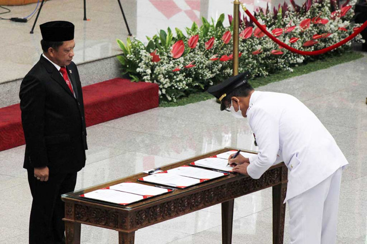 Heru Budi Hartono sah dilantik sebagai Penjabat (Pj) Gubernur DKI Jakarta menggantikan Anies Baswedan yang telah berakhir masa jabatnnya beberapa hari lalu.