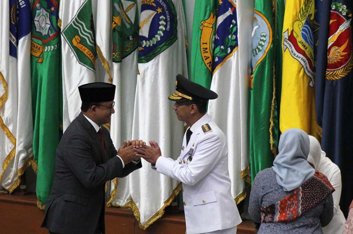 Heru Budi Hartono resmi dilantik sebagai Penjabat (Pj) Gubernur DKI Jakarta oleh Menteri Dalam Negeri Tito Karnavian. Pelantikan digelar di Sasana Bhakti Praja, Kantor Kemendagri, Senin, 17 Oktober 2022, pagi.