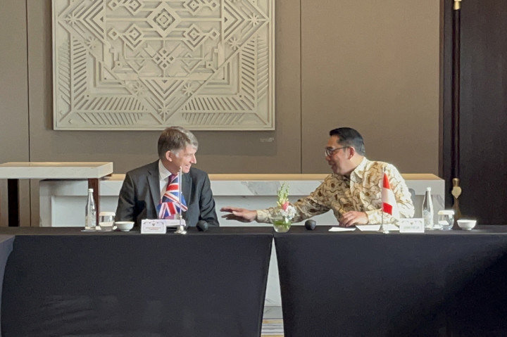 Gubernur Jawa Barat (Jabar) Ridwan Kamil alias Emil bertemu dengan Duta Besar Inggris untuk Indonesia dan Timor Leste, Owen Jenkins di Kota Bandung, Selasa, 18 Oktober 2022. Dalam pertemuan itu, ada pembahasan tiga poin penting.