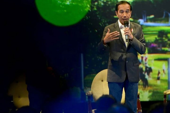 Presiden Joko Widodo (Jokowi) menegaskan semua pihak untuk tidak ragu dan bimbang dengan Ibu Kota Nusantara (IKN), karena proyek jangka panjang hingga 2045 itu memiliki landasan hukum dan dukungan politik yang kuat.
