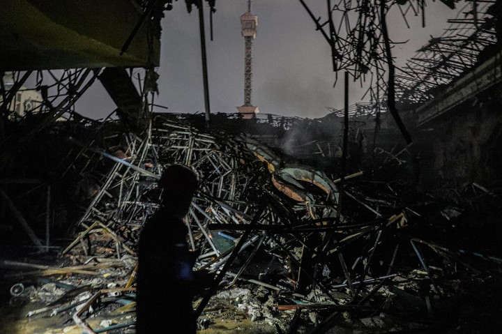 Kubah yang sebelumnya berdiri kokoh pun terlihat sudah ambruk.