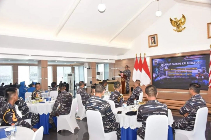 Dipimpin Letkol Laut M Sati Lubis, pelayaran menempuh rute Surabaya, Jakarta, Singapura, Sabah Malaysia, hingga Australia, lalu Bali dan berakhir kembali di Surabaya.