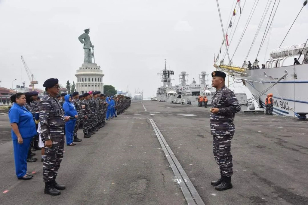 Kapal layar latih tersebut tiba di Surabaya setelah 91 hari pelayaran dalam rangka melaksanakan Pelayaran Diplomasi Duta Bangsa dan Satlat Kartika Jala Krida Taruna AAL angkatan ke-69.