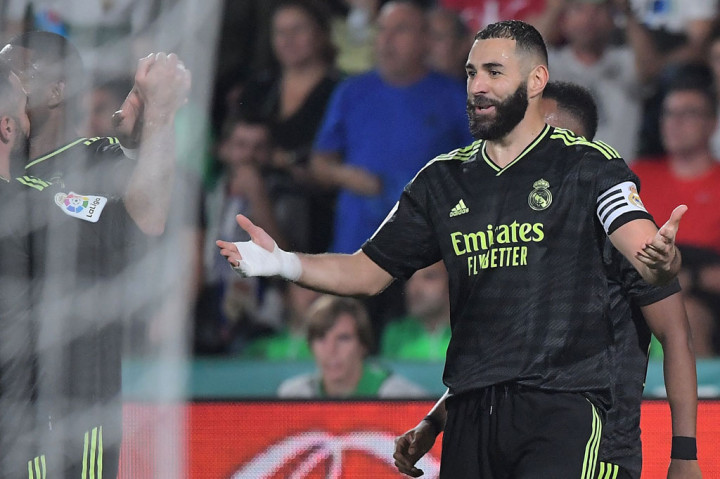 Madrid sempat membuka keunggulan saat pertandingan baru berjalan enam menit. Umpan Vinicius Junior berhasil dimaksimalkan oleh Karim Benzema menjadi gol. Namun, VAR kemudian menganulir gol tersebut karena offside.