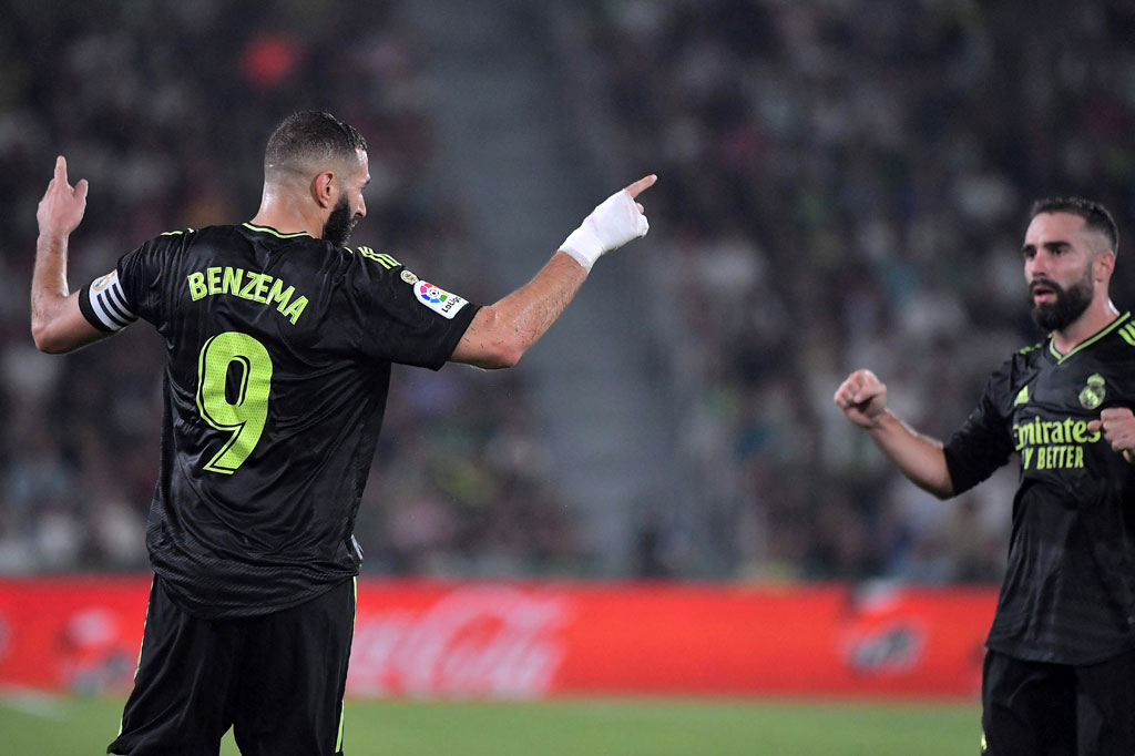 Madrid menambah keunggulan pada menit ke-75. Benzema kali yang mencatatkan namanya di papan skor. Gol berawal saat pemain Prancis tersebut melakukan umpan satu-dua dengan Rodrygo, sebelum melepas tembakan mendatar dari ujung kotak penalti Elche. Kedudukan menjadi 2-0.