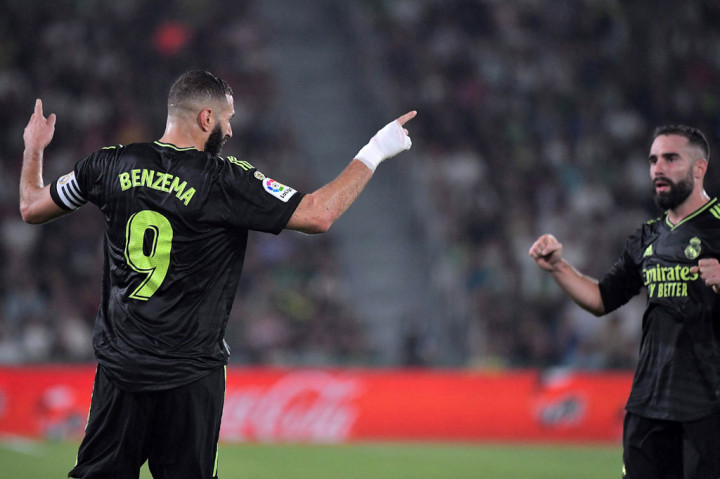 Madrid menambah keunggulan pada menit ke-75. Benzema kali yang mencatatkan namanya di papan skor. Gol berawal saat pemain Prancis tersebut melakukan umpan satu-dua dengan Rodrygo, sebelum melepas tembakan mendatar dari ujung kotak penalti Elche. Kedudukan menjadi 2-0.