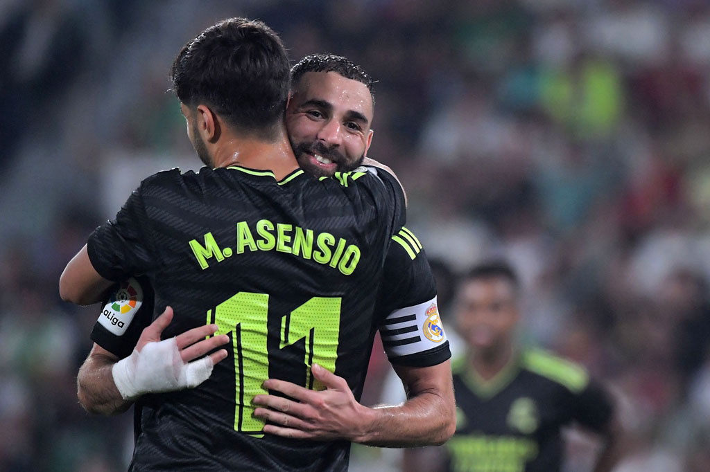 Kemenangan ini membuat Madrid kukuh di puncak klasemen sementara dengan perolehan 28 poin atau unggul enam poin atas Barcelona di peringkat ke-2. Sementara itu, kekalahan ini semakin membenamkan Elche di dasar klasemen karena baru memperoleh tiga poin.