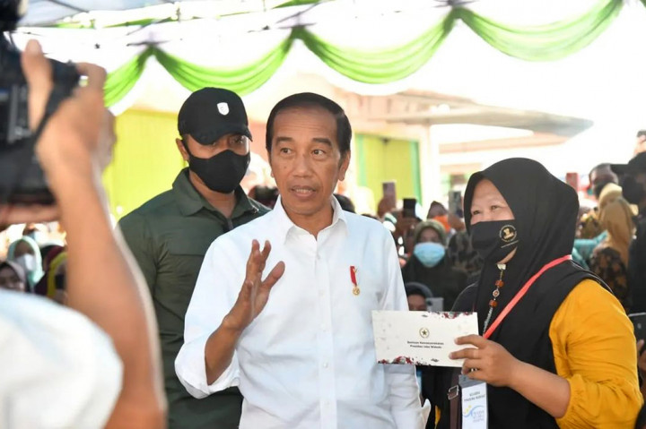 Jokowi berpesan kepada para penerima agar mensyukuri bantuan yang diterimanya. Menurut Presiden, bantuan sosial tersebut bisa ditambah lagi jika Anggaran Pendapatan dan Belanja Negara (APBN) pemerintah berlebih.