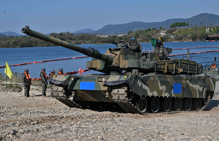 Pyongyang bereaksi dengan marah terhadap Korea Selatan dan latihan militer gabungan dan menganggap ini sebagai bentuk provokasi dan mengancam akan melakukan tindakan balasan. Sementara Seoul mengklaim latihan ini hanya talithan rutin biasa dan berorientasi pada pertahanan.