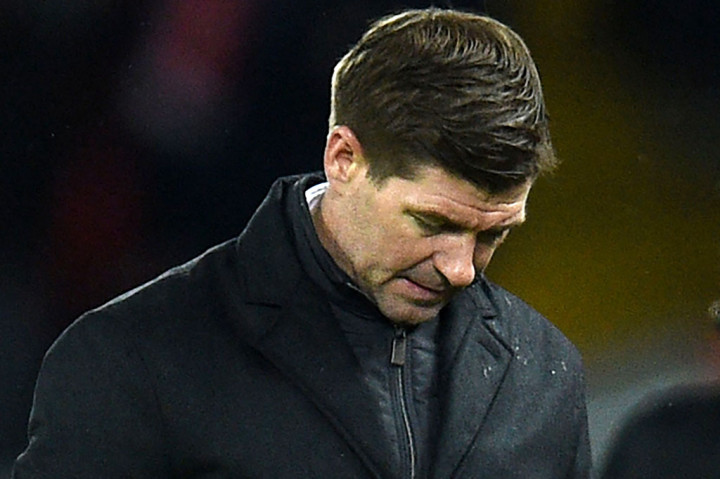 Steven Gerrard dipecat sebagai manajer Aston Villa kurang dari dua jam setelah timnya dibantai Fulham 0-3 dalam pertandingan liga Jumat, 21 Oktober 2022 dini hari WIB.