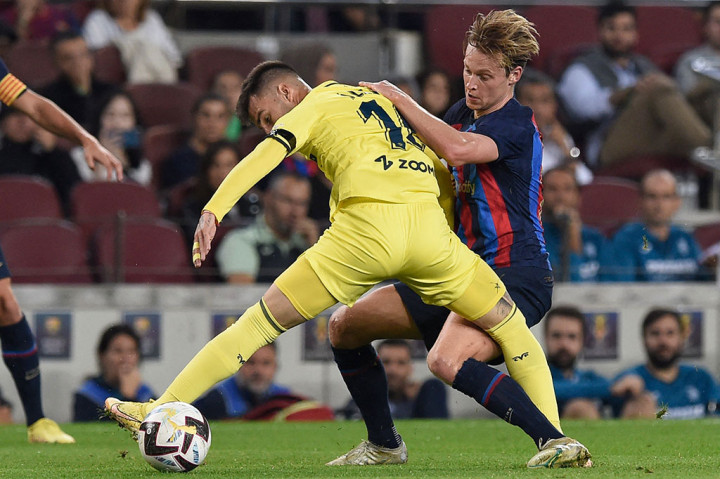 Pelatih Xavi membuat lima perubahan dari tim yang ditaklukkan Real Madrid, terutama mencopot Sergio Busquets dan menempatkan Frenkie de Jong dalam peran poros.