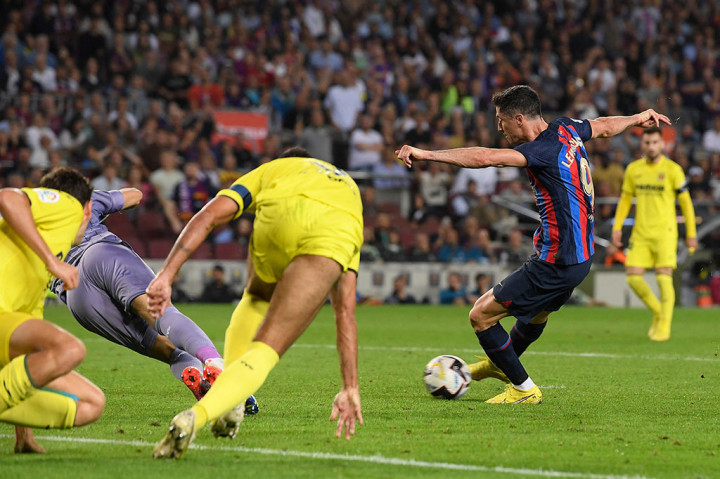 Tuan rumah membuka keunggulan pada menit ke-31 lewat sepakan Robert Lewandowski usai menyelesaikan umpan dari Jordi Alba.