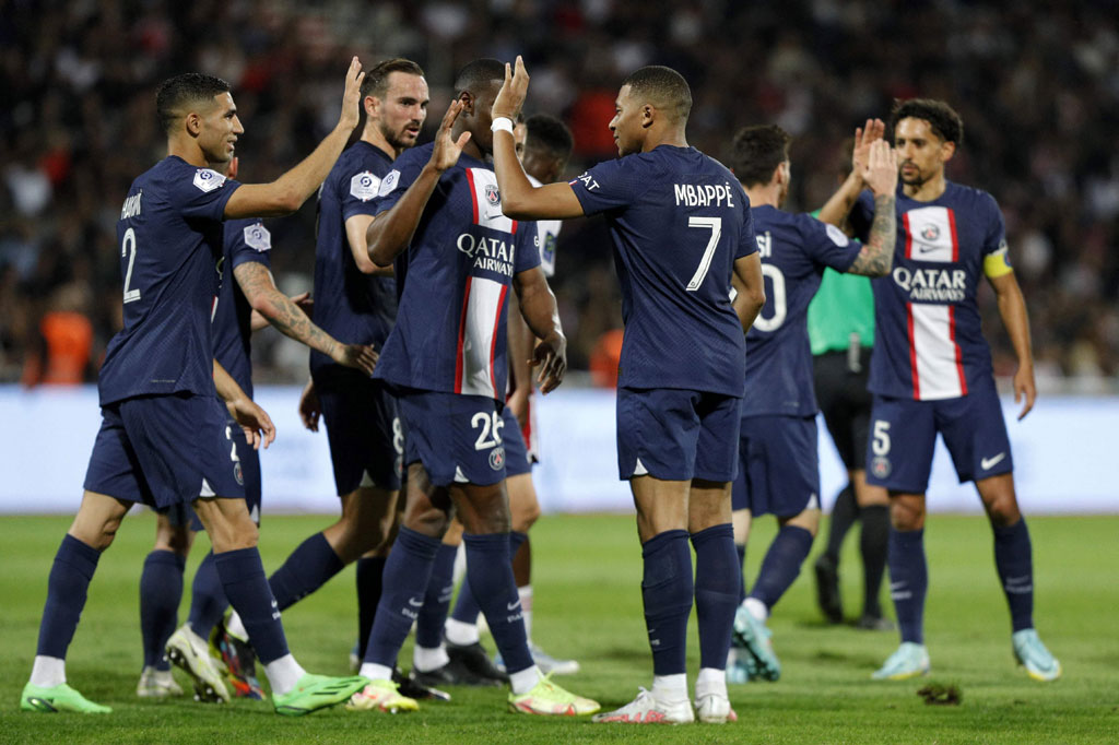 Dengan kemenangan tersebut PSG semakin kokoh di puncak klasemen dengan poin 32. Sementara itu, Ajaccio terpuruk di urutan 18 dengan poin 8.