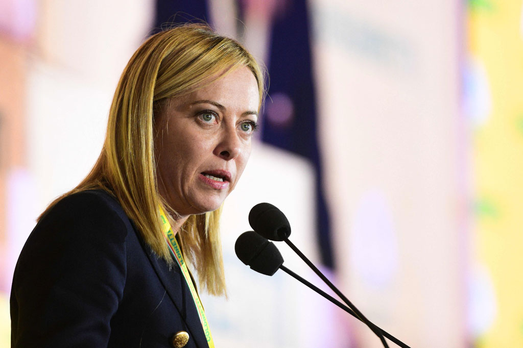 Pemimpin sayap kanan Giorgia Meloni diangkat menjadi perdana menteri Italia pada hari Jumat, 21 Oktober 2022, menjadikannya perempuan pertama yang memimpin pemerintahan di Italia.
