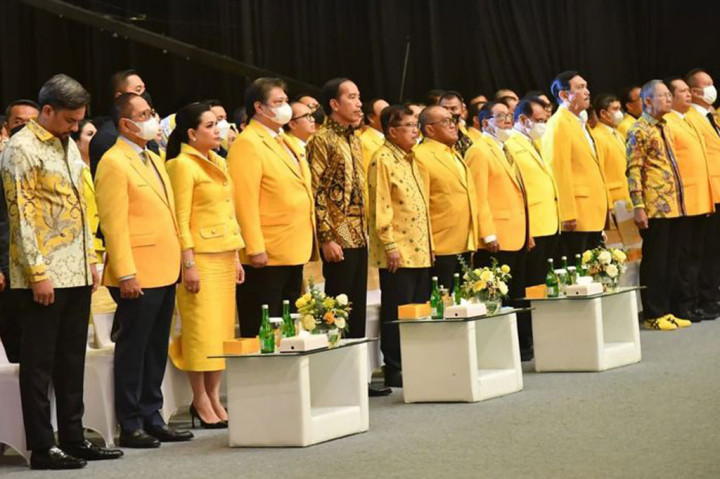 Presiden Jokowi menyebut Golkar adalah partai yang sudah matang, punya pengalaman malang melintang dan banyak makan asam garam dalam perpolitikan Indonesia selama 58 tahun sehingga akan bertindak dengan hati-hati.