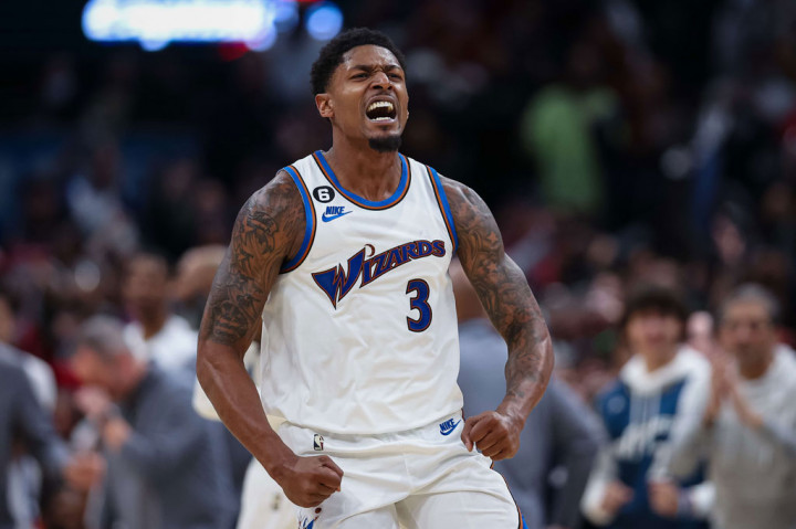 Selain mencetak poin penentu kemenangan, Beal mewarnai penampilannya dengan delapan assist yang membuatnya kini menempati posisi ketiga klasemen sepanjang masa Wizards dengan 2.715 assist melampaui Rod Strickland, yang punya 2.712 poin.