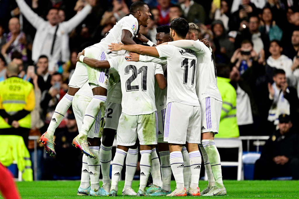 Real Madrid berhasil mengamankan kemenangan di jornada ke-11 La Liga 2022/23. Menjamu Sevilla di Santiago Bernabeu, Minggu, 23 Oktober 2022, dini hari WIB, Los Blancos berhasil menang dengan skor 3-1.