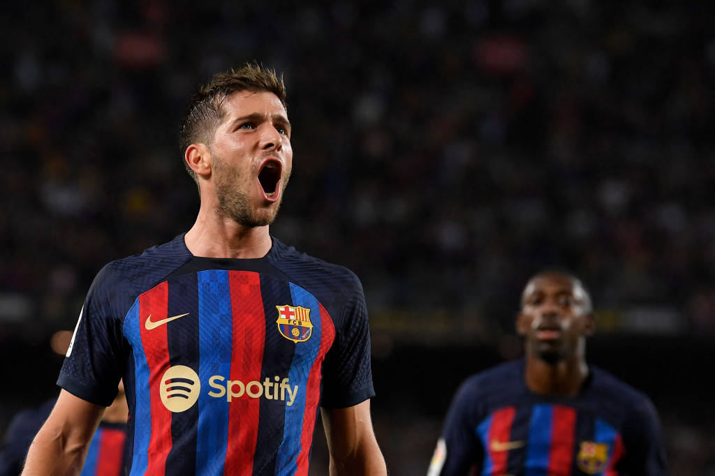 Kemudian dilanjutkan gol dari Sergi Roberto di menit ke-18, dan gol Robert Lewandowski di menit ke-22.