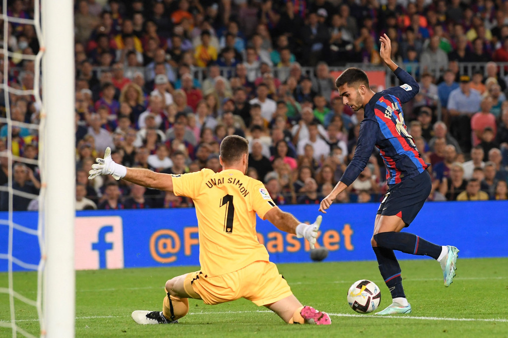 Gol keempat Barcelona baru datang di babak kedua. Ferran Torres yang baru masuk, sukses mencetak gol di menit ke-73, sekaligus menjadi penutup pesta gol Barcelona.