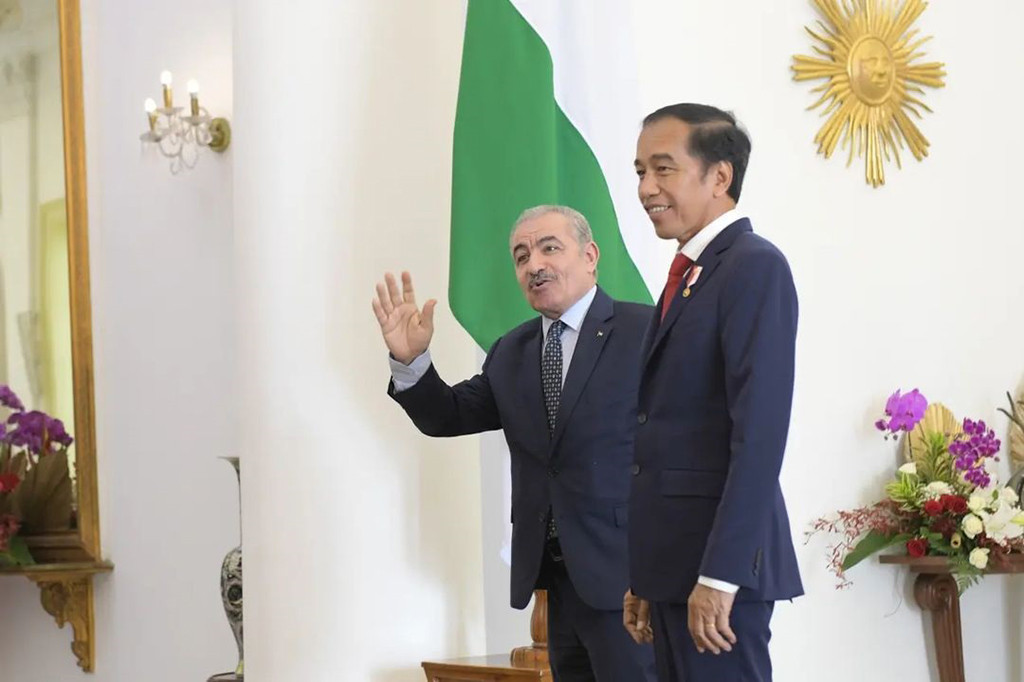 Jokowi dan Shtayyeh pernah bertemu sebelumnya di di Scottish Event Campus, Glasgow, Skotlandia. Mereka bertemu di sela-sela Konferensi Tingkat Tinggi (KTT) Pemimpin Dunia COP26 yang digelar 1 November 2021. 