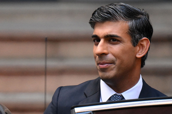 Rishi Sunak merupakan PM Inggris pertama keturunan India sekaligus yang termuda sejak 1812.