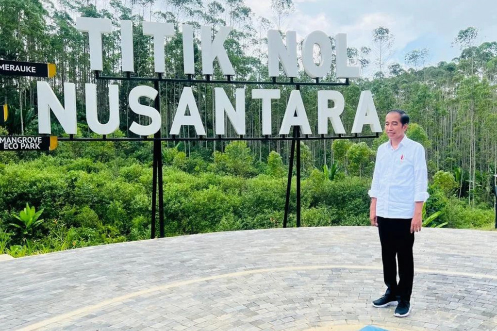 Hal ini disampaikan Jokowi setelah meninjau sejumlah proyek infrastuktur di IKN seperti pembangunan bendungan, pengembangan lahan, serta pembangunan akses jalan pada Selasa, 25 Oktober 2022.