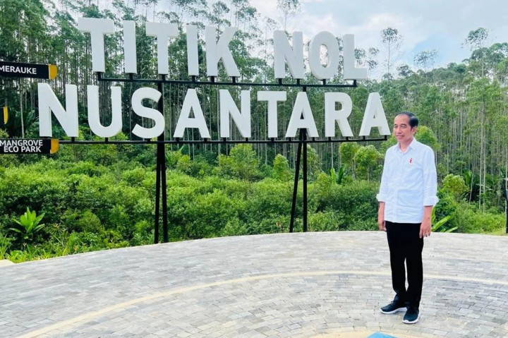 Hal ini disampaikan Jokowi setelah meninjau sejumlah proyek infrastuktur di IKN seperti pembangunan bendungan, pengembangan lahan, serta pembangunan akses jalan pada Selasa, 25 Oktober 2022.