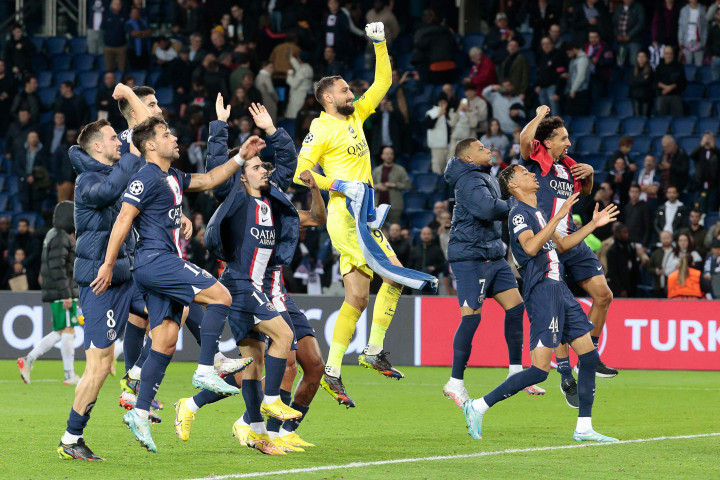 Paris Saint-Germain memastikan diri lolos ke babak 16 besar Liga Champions. Menyusul kemenangan dengan skor 7-2 atas tim Israel Maccabi Haifa.