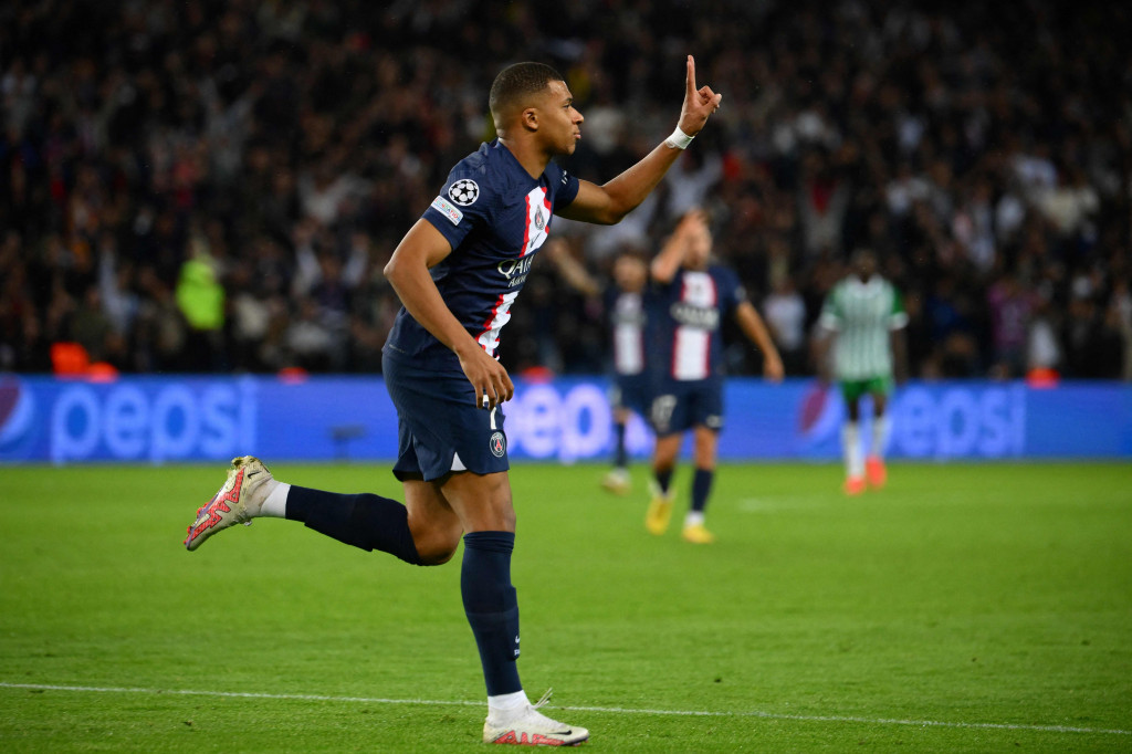 Tak hanya mengirim assist, Mbappe kemudian mencetak gol pada menit ke-32.