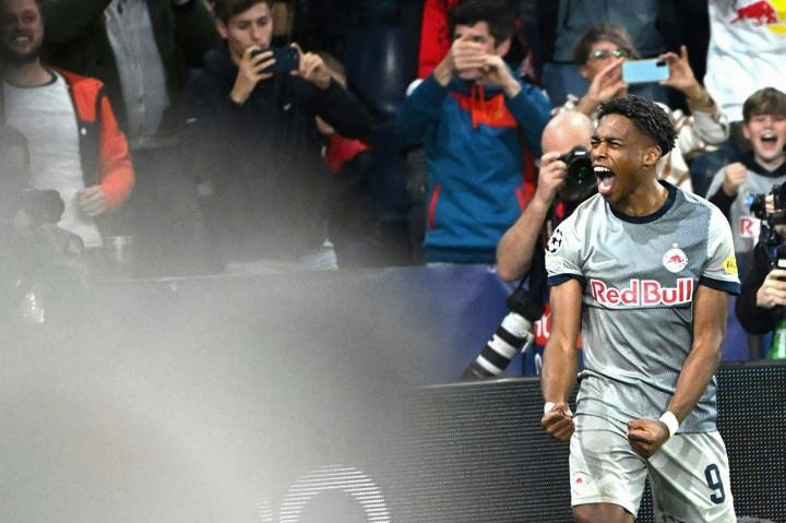 Chelsea lengah di awal babak kedua. Chukwubuike Junior Adamu sukses mencetak gol untuk Salzburg untuk mengubah skor menjadi 1-1.